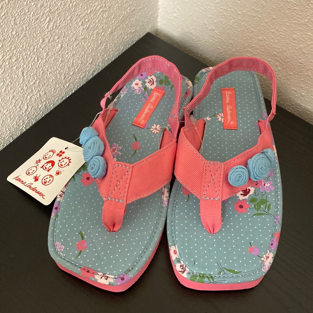 NWT Hanna Anderson pink sandals size 11/12